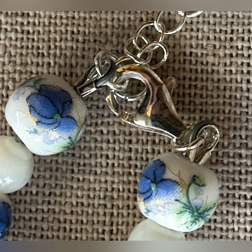 22 inch Porcelain and Pearls bead necklace NWOT - Picture 8 of 14